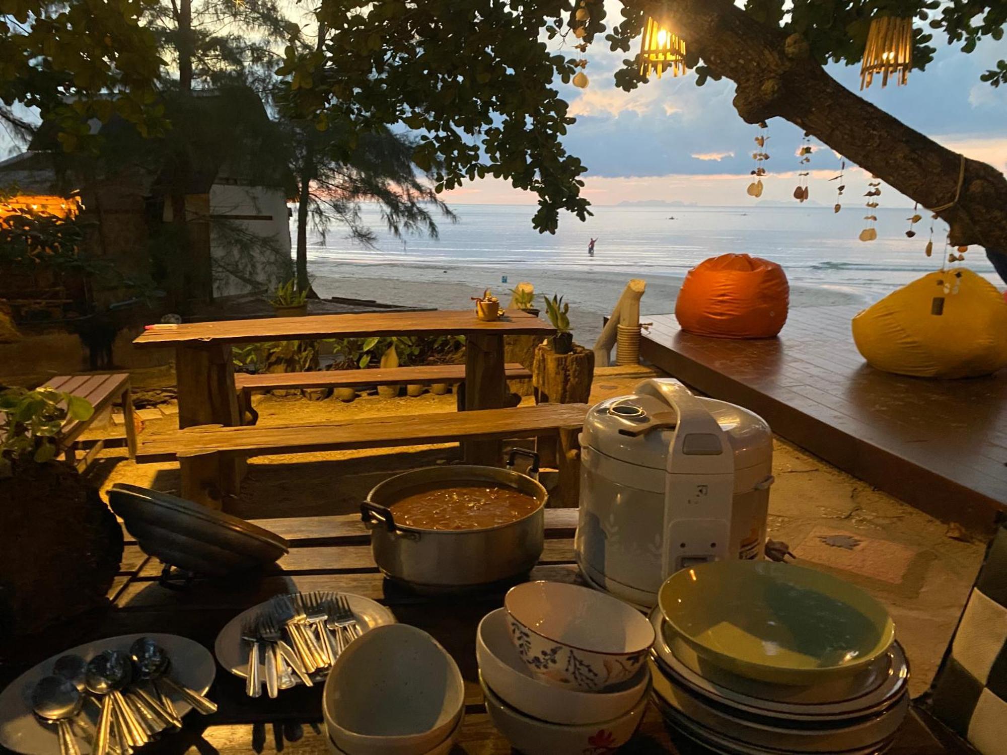 Coconut Lanta Resort @Klong Dow Beach Krabi town Exterior foto